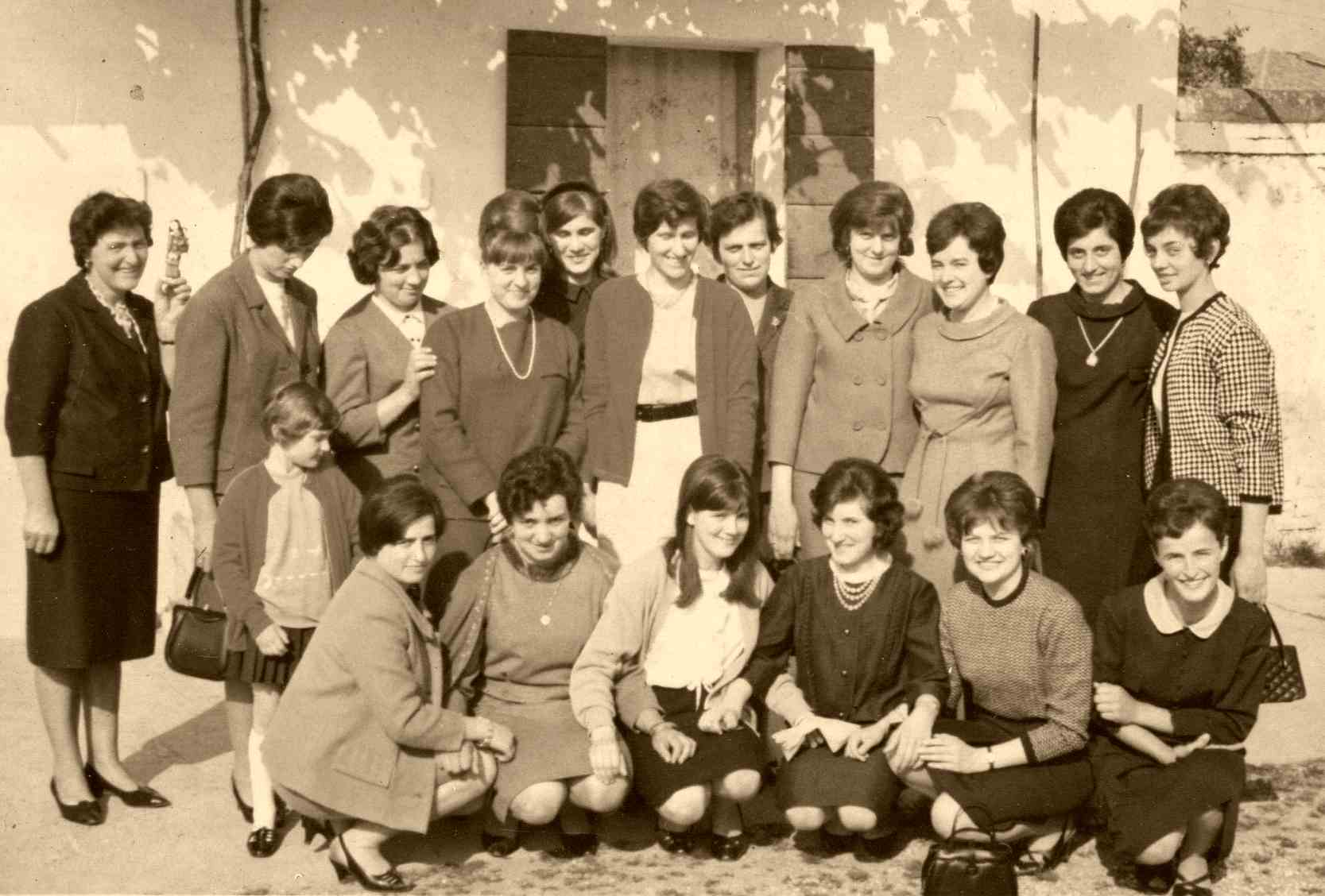 Moro donne Porcellengo 1966 w